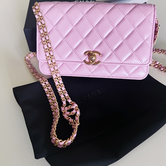 Chanel Wallet on Chain (Pink) double chain with Chanel Logo - Picture 2 of 8